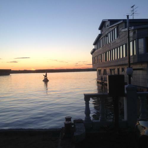 Hotel On The Lake Lakada