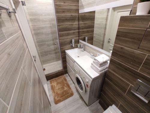 Apartment On Oktyabskaya 24