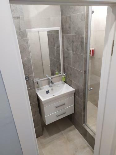 Apartment On Oktyabskaya 24