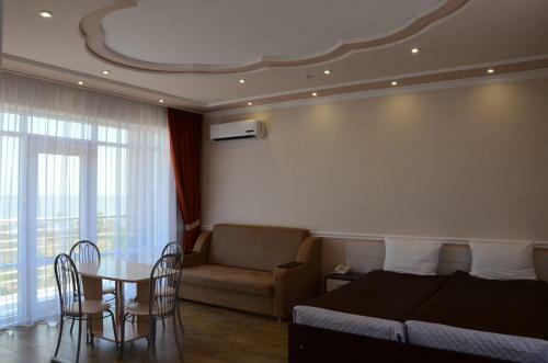 Crystal Park Hotel & Spa