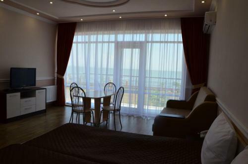 Crystal Park Hotel & Spa
