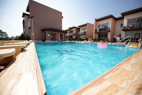 Crystal Park Hotel & Spa