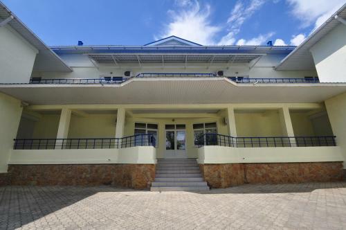 Hostal Megapolis Guest House