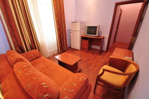 Hostal Megapolis Guest House
