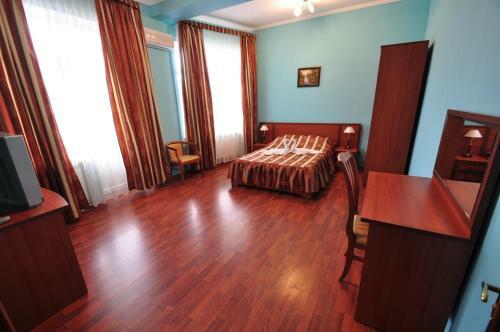 Hostal Megapolis Guest House
