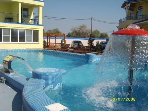Hostal Megapolis Guest House
