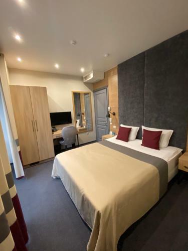 Aura Hotel