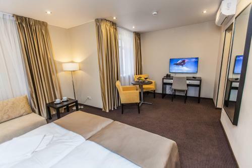 Aura Hotel