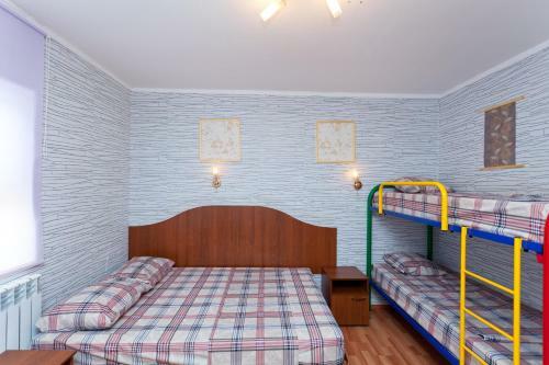 Hostal ??? ?????