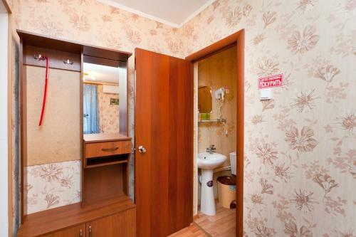 Hostal ??? ?????