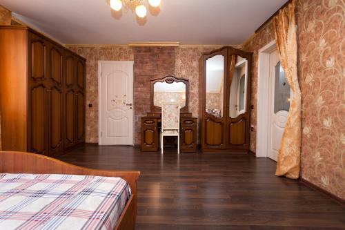 Hostal ??? ?????