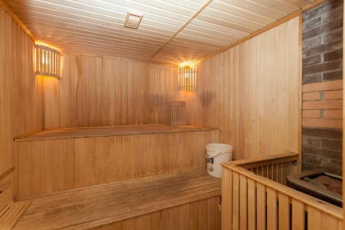 Hostal ??? ?????