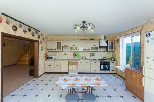 Hostal ??? ?????
