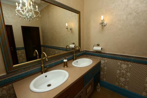 Vash Hotel