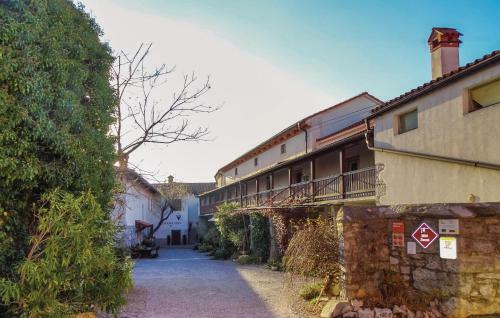 Apartment Dutovlje 01