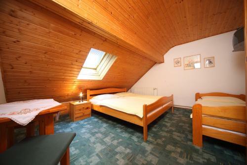Hostal Gostilna ?urc