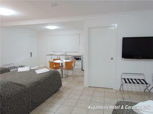 Augathella Motel & Caravan Park