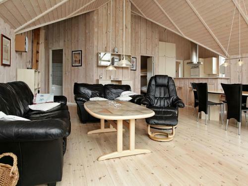 Three-bedroom Holiday Home In Hemmet 8
