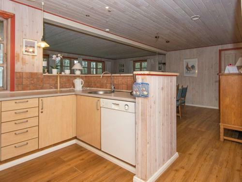 Four-bedroom Holiday Home In Oksb�l 6