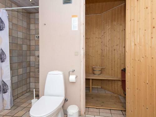 Four-bedroom Holiday Home In Oksb�l 6