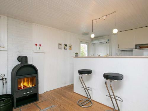 Three-bedroom Holiday Home In Ringk�bing 11