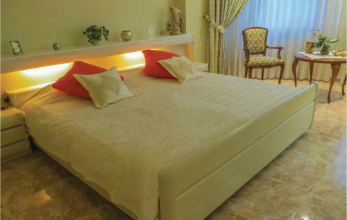 Three-bedroom Holiday Home In Benferri