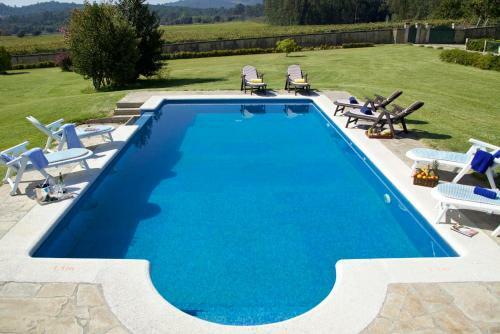 Goian Villa Sleeps 10 Pool