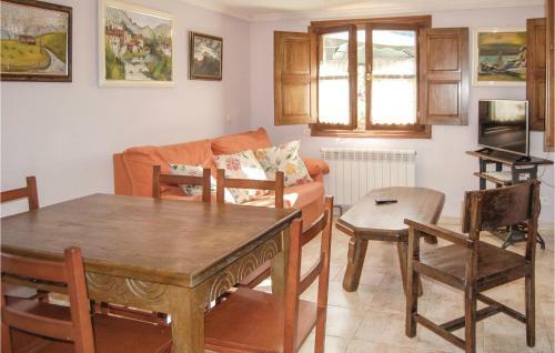 Three-bedroom Apartment In Ponga