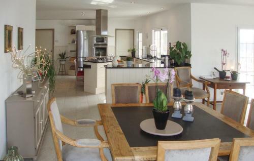 Holiday Home Arnaud-guilhem I