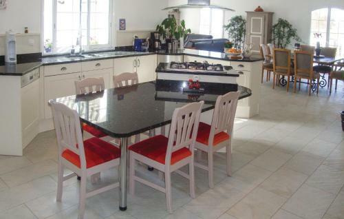 Holiday Home Arnaud-guilhem I