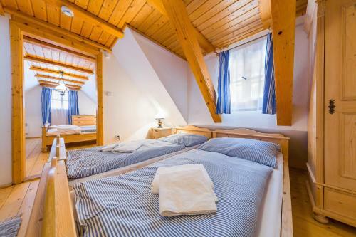 Hotel Vala?sk� Chalupy Resort