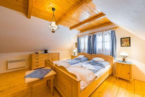 Hotel Vala?sk� Chalupy Resort