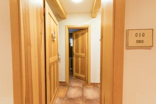 Hotel Vala?sk� Chalupy Resort