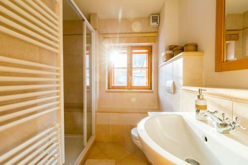 Hotel Vala?sk� Chalupy Resort