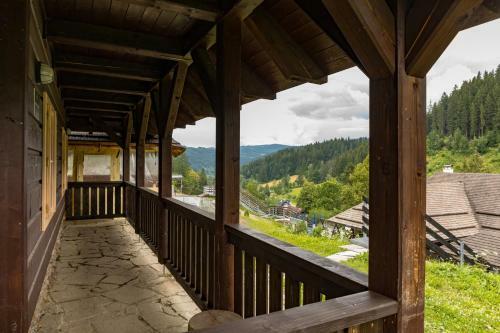 Hotel Vala?sk� Chalupy Resort