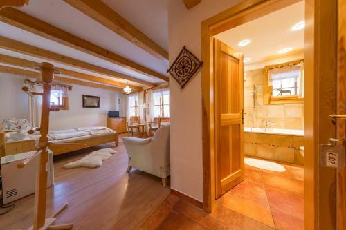 Hotel Vala?sk� Chalupy Resort