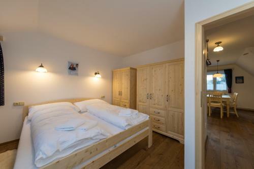 Hotel Vala?sk� Chalupy Resort