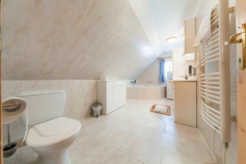 Hotel Vala?sk� Chalupy Resort