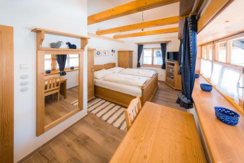 Hotel Vala?sk� Chalupy Resort