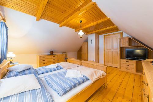 Hotel Vala?sk� Chalupy Resort
