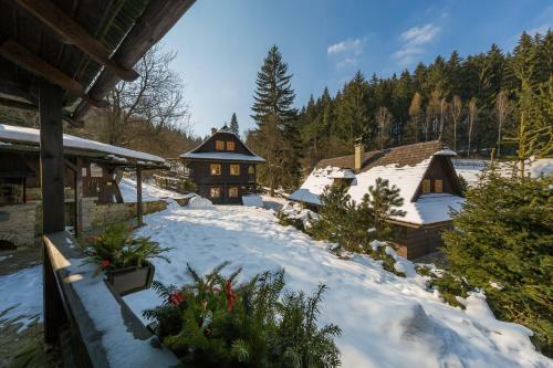 Hotel Vala?sk� Chalupy Resort