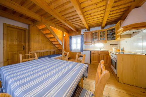 Hotel Vala?sk� Chalupy Resort
