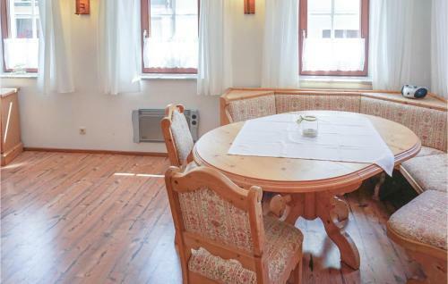 Five-bedroom Holiday Home In Presseck