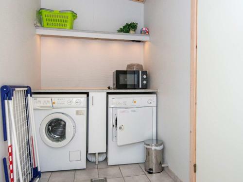 Three-bedroom Holiday Home In Glesborg 46