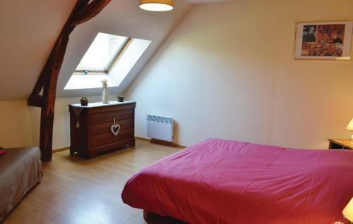 Three-bedroom Holiday Home In Chigny
