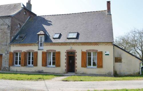 Three-bedroom Holiday Home In Chigny