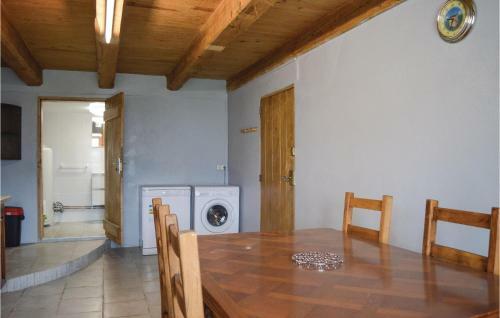 Three-bedroom Holiday Home In Cheylade