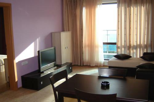 Royal Cove Hotel