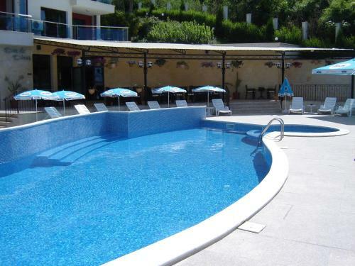 Royal Cove Hotel