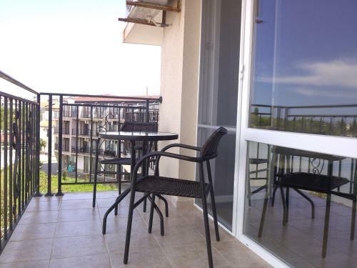 Hostal Villa Lazuren Bryag 2